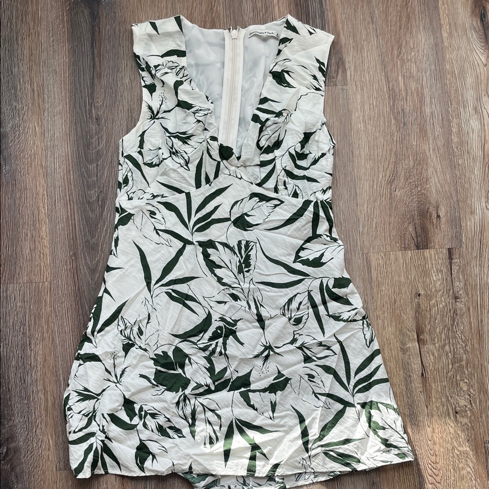 Abercrombie & Fitch Green and White Patterned Dress